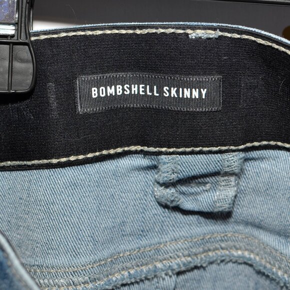 Plus Size Torrid 24 Crop Bombshell Skinny Premium Stretch High-Rise Jeans - Picture 6 of 12